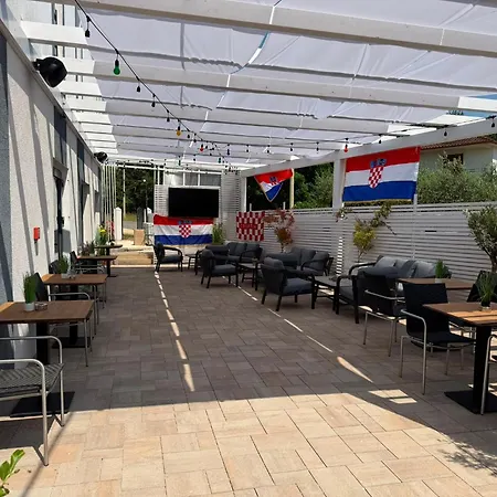 Klara * Gedići